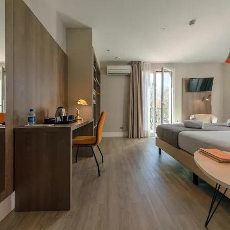 Hotel Oasis 2*
