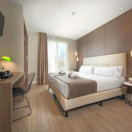 Oasis Hotel 2*