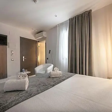 Oasis Hotel 2*