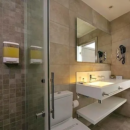 Oasis Hotel Barcelona