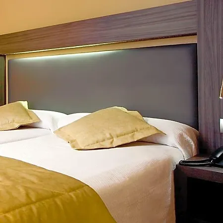 Hotell Oasis 2*