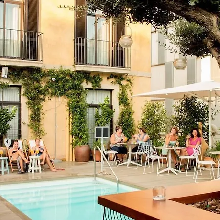 Oasis Hotel